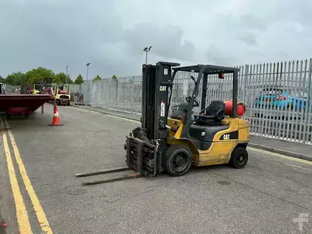 Treibgasstapler 2014  CAT Lift Trucks GP25NT (2)
