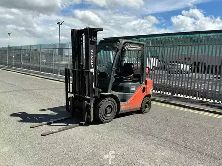 Chariots élévateurs GPL 2019  Toyota 02-8FGF25 (2)