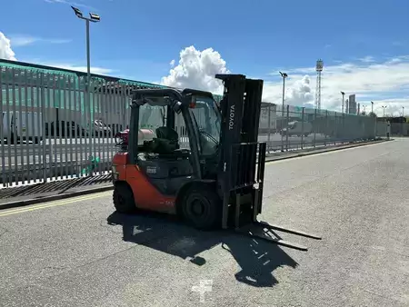 Chariots élévateurs GPL 2019  Toyota 02-8FGF25 (4)