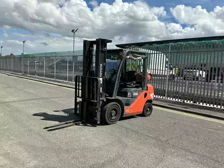 Chariots élévateurs GPL 2019  Toyota 02-8FGF25 (4)