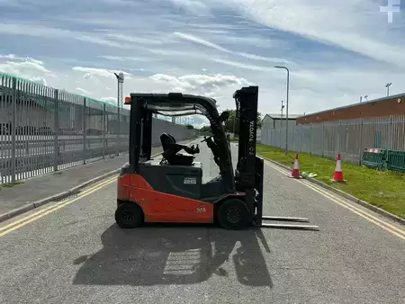 Chariots électriques à 4 roues 2019  Toyota 8FBMT25 (4)