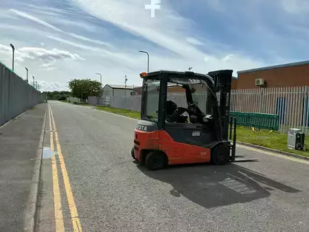 Chariots électriques à 4 roues 2019  Toyota 8FBMT25 (5)