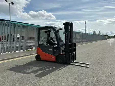 Chariots électriques à 4 roues 2019  Toyota 8FBMT25 (6)