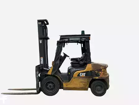 Chariots élévateurs diesel 2013  CAT Lift Trucks DP30NT (1)