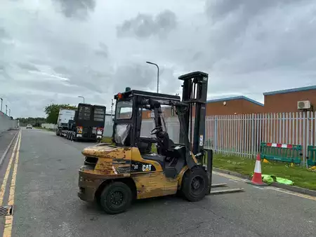Chariots élévateurs diesel 2013  CAT Lift Trucks DP30NT (2)
