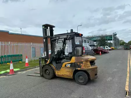 Chariots élévateurs diesel 2013  CAT Lift Trucks DP30NT (6)