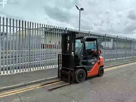 Chariots élévateurs GPL 2019  Toyota 02-8FGF25 (2)