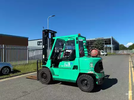 LPG heftrucks 2005  Mitsubishi FG40KL (4)