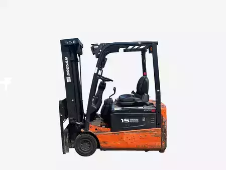 Eléctrico - 3 rodas 2015  Doosan B15T-5 (1)