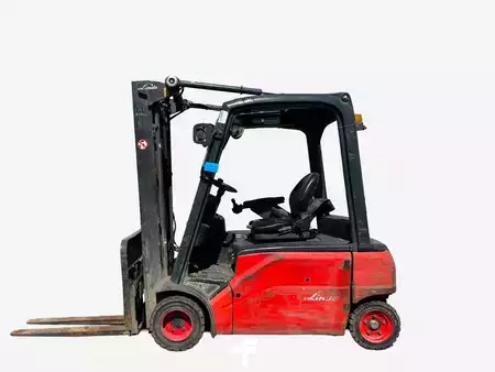 Eléctrico - 4 rodas 2013  Linde E20PL-01 (1)