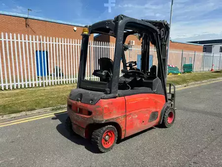 Eléctrico - 4 rodas 2013  Linde E20PL-01 (3)