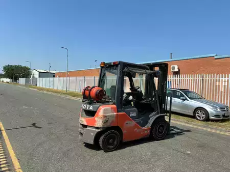 Carrelli elevatori GPL 2019  Toyota 02-8FGF25 (5)