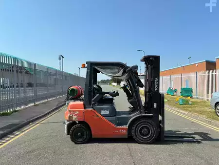 Carrelli elevatori GPL 2019  Toyota 02-8FGF25 (5)
