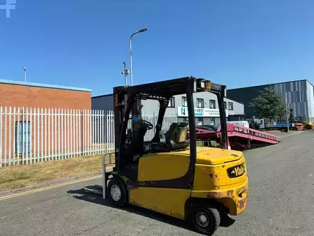 Eléctrico - 4 rodas 2011  Yale ERP35VL (5)