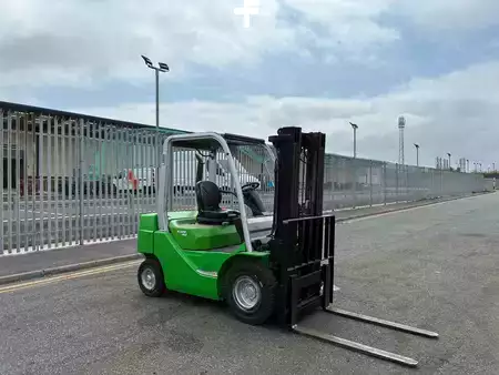 Empilhador diesel 2020  Cesab M320 (2)