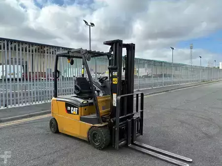 Elektro čtyřkolový VZV 2012  CAT Lift Trucks EP20N (5)
