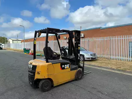 Elektro čtyřkolový VZV 2012  CAT Lift Trucks EP20N (6)