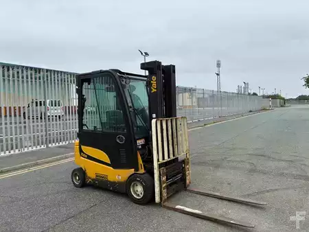 Elektryczne 4-kołowe 2019  Yale ERP20VF (6)