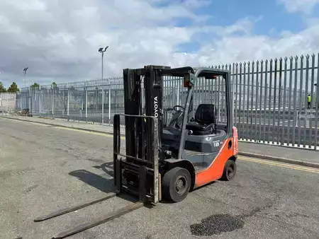 Diesel Forklifts 2012  Toyota 02-8FDF18 (3)