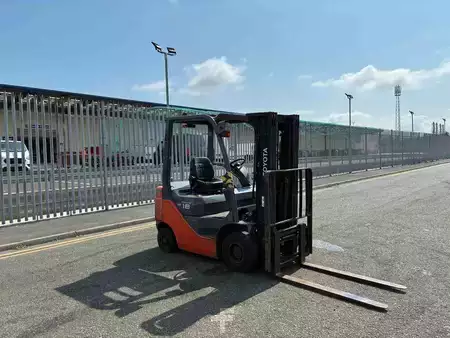 Diesel Forklifts 2012  Toyota 02-8FDF18 (6)