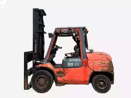 Wózki widłowe diesel 2011  Toyota 42-7FDA50 (1)