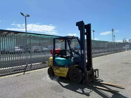 Empilhador a gás 2000  Komatsu FG20-1E (2)