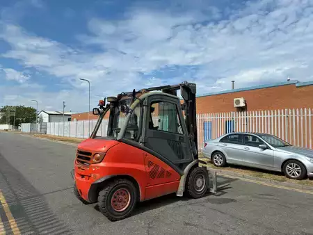 Carretilla elevadora diésel 2008  Linde H40D (2)