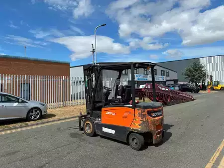 Eléctrica de 4 ruedas 2016  Doosan B35X-7 (3)
