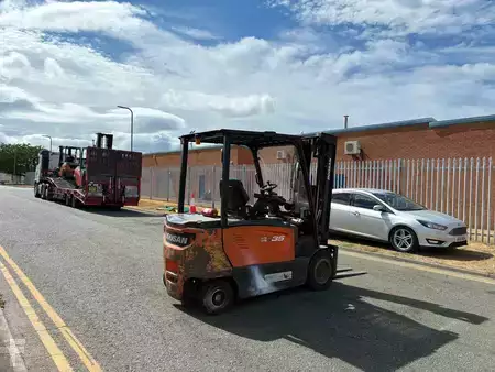 Eléctrica de 4 ruedas 2016  Doosan B35X-7 (5)