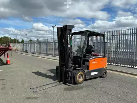 Eléctrica de 4 ruedas 2016  Doosan B35X-7 (6)
