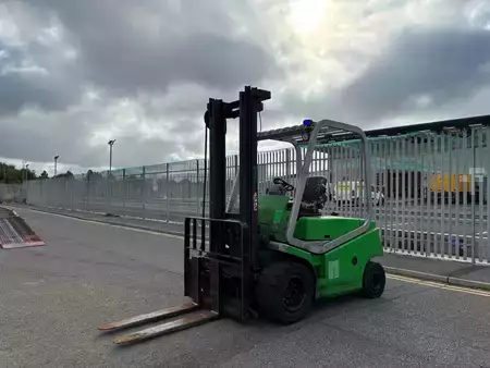 Carrelli elettrici 4 ruote 2003  Cesab 500AC (2)