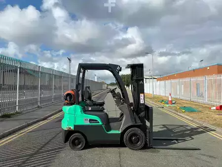 Nestekaasutrukki 2021  Mitsubishi FG18N (3)