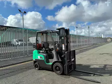 Nestekaasutrukki 2021  Mitsubishi FG18N (4)