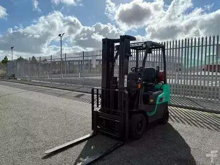 Nestekaasutrukki 2021  Mitsubishi FG18N (6)