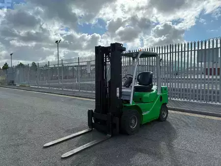 Carrelli elevatori diesel 2010  Cesab M325D (2)