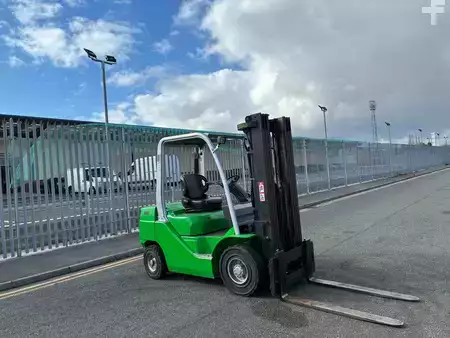 Carrelli elevatori diesel 2010  Cesab M325D (5)