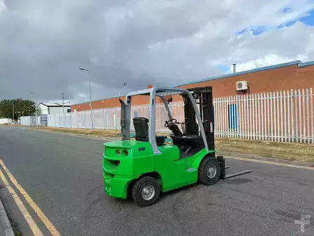Carrelli elevatori diesel 2010  Cesab M325D (6)