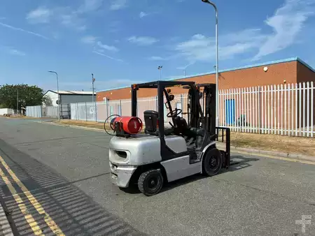Wózki gazowe 1999  Komatsu FG25HT-12 (4)