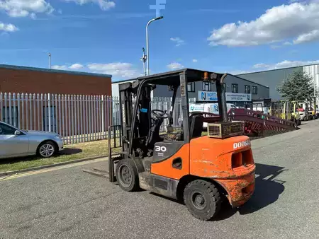 Diesel heftrucks 2017  Doosan D30S-5 (3)