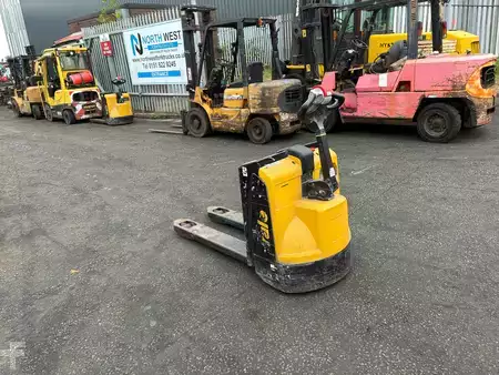 Electric Pallet Trucks 2020  Yale MP16 (2)