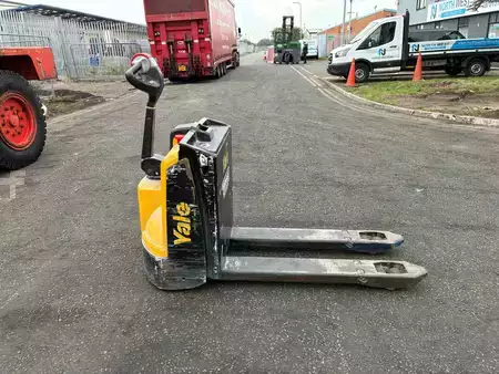 Electric Pallet Trucks 2020  Yale MP16 (3)