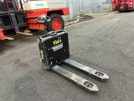 Electric Pallet Trucks 2020  Yale MP16 (5)