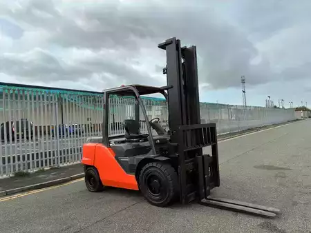Diesel heftrucks 2020  Toyota 40-8FD50N (4)