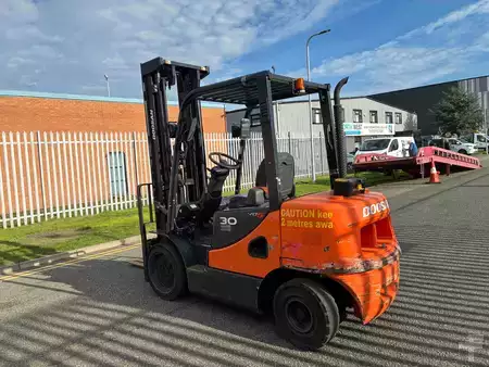 Carrelli elevatori diesel 2017  Doosan D30S-5 (3)