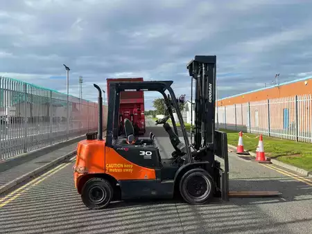Carrelli elevatori diesel 2017  Doosan D30S-5 (4)