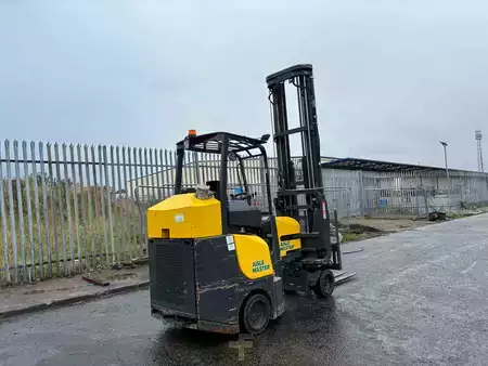 Carretilla pasillo estrecho 2019  Aisle Master 20NG (3)