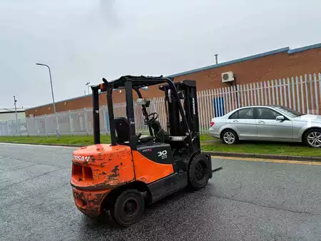 Carrelli elevatori diesel 2016  Doosan D30S-5 (6)