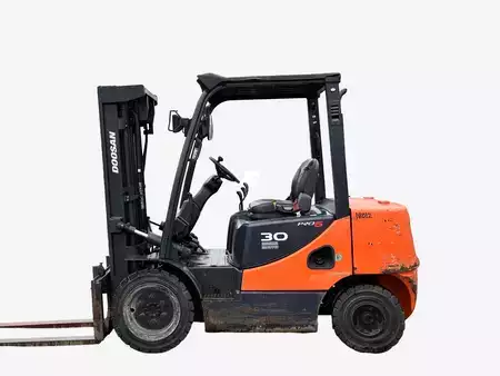 Carrelli elevatori diesel 2017  Doosan D30S-5 (1)