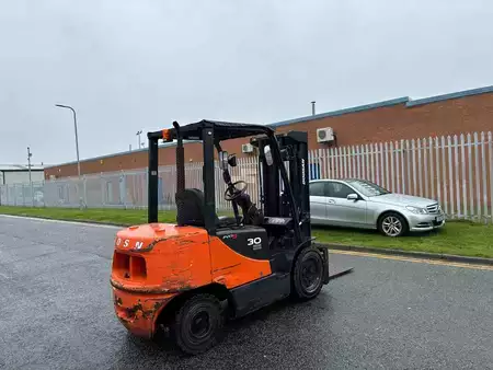 Carrelli elevatori diesel 2017  Doosan D30S-5 (2)