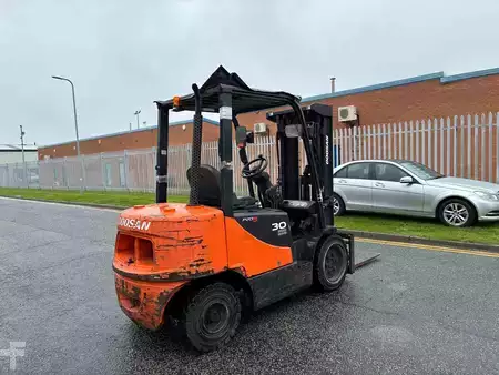 Carrelli elevatori diesel 2016  Doosan D30S-5 (6)